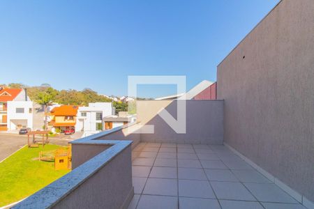 Casa de condomínio à venda com 240m², 4 quartos e 2 vagas Casa de condomínio à venda com 240m², 4 quartos e 2 vagasTerraço