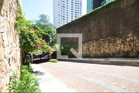 Apartamento à venda com 250m², 4 quartos e 4 vagasEntrada