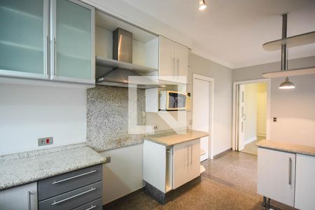 Apartamento à venda com 250m², 4 quartos e 4 vagas Apartamento à venda com 250m², 4 quartos e 4 vagasCozinha