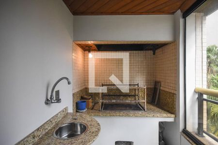 Apartamento à venda com 250m², 4 quartos e 4 vagas Apartamento à venda com 250m², 4 quartos e 4 vagasVaranda