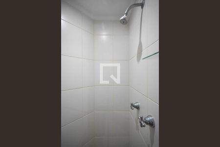 Apartamento à venda com 250m², 4 quartos e 4 vagas Apartamento à venda com 250m², 4 quartos e 4 vagasChuveiro do banheiro da suíte 2