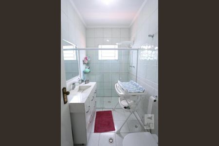 Casa à venda com 260m², 3 quartos e 3 vagasBanheiro 2