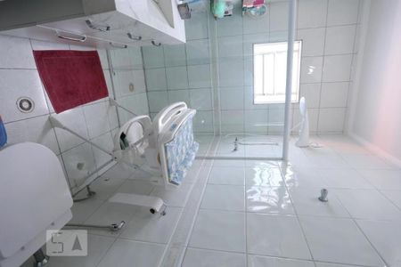 Casa à venda com 260m², 3 quartos e 3 vagasBanheiro 2