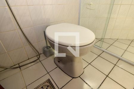 Apartamento para alugar com 74m², 2 quartos e 1 vaga Apartamento para alugar com 74m², 2 quartos e 1 vagaBanheiro da Suíte