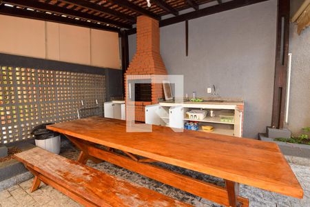 Apartamento para alugar com 74m², 2 quartos e 1 vaga Apartamento para alugar com 74m², 2 quartos e 1 vagaÁrea Comum - Churrasqueira