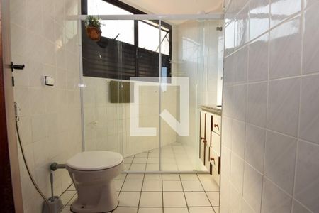 Apartamento para alugar com 74m², 2 quartos e 1 vaga Apartamento para alugar com 74m², 2 quartos e 1 vagaBanheiro da Suíte