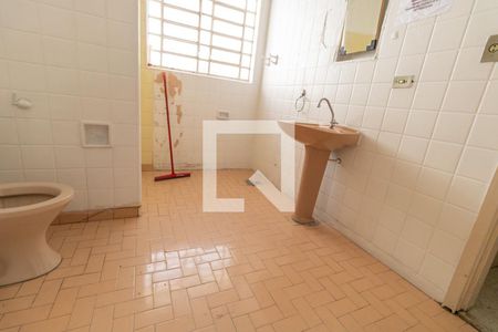 Banheiro de casa à venda com 5 quartos, 400m² em Butantã, São Paulo
