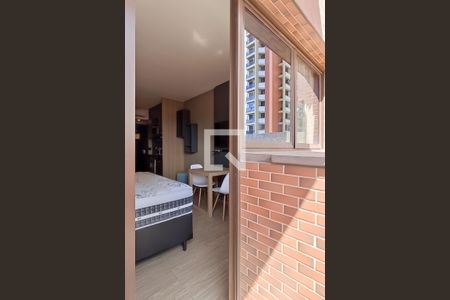Varanda suíte de apartamento à venda com 1 quarto, 29m² em Alphaville Industrial, Barueri
