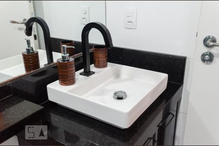 Apartamento para alugar com 65m², 2 quartos e 2 vagas Apartamento para alugar com 65m², 2 quartos e 2 vagasBanheiro da suíte