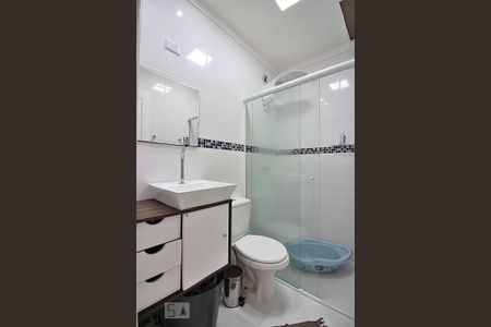 Casa de condomínio à venda com 174m², 3 quartos e 2 vagasBanheiro Social