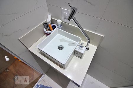 Casa de condomínio à venda com 174m², 3 quartos e 2 vagasBanheiro do Quarto 1 - Suíte