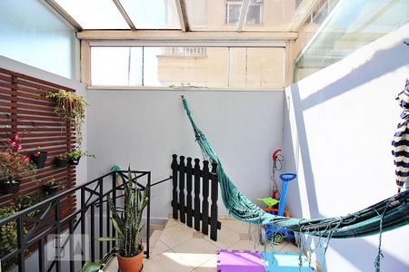 Casa de condomínio à venda com 174m², 3 quartos e 2 vagasQuintal