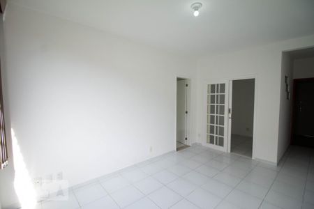 Sala de apartamento para alugar com 1 quarto, 42m² em Fonseca, Niterói