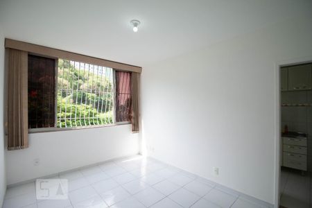 Sala de apartamento para alugar com 1 quarto, 42m² em Fonseca, Niterói