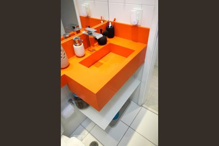 Apartamento à venda com 57m², 2 quartos e 1 vaga Apartamento à venda com 57m², 2 quartos e 1 vagaBanheiro