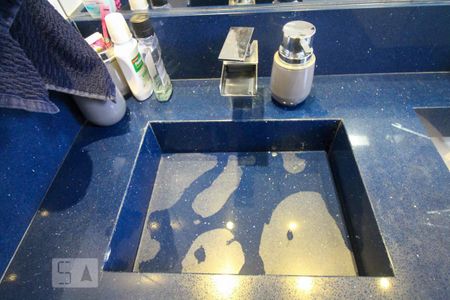 Apartamento à venda com 57m², 2 quartos e 1 vaga Apartamento à venda com 57m², 2 quartos e 1 vagaBanheiro da Suíte