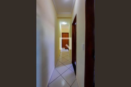 Casa à venda com 269m², 3 quartos e 2 vagas Casa à venda com 269m², 3 quartos e 2 vagasCorredor