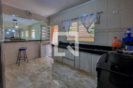 Casa à venda com 269m², 3 quartos e 2 vagas Casa à venda com 269m², 3 quartos e 2 vagasCozinha