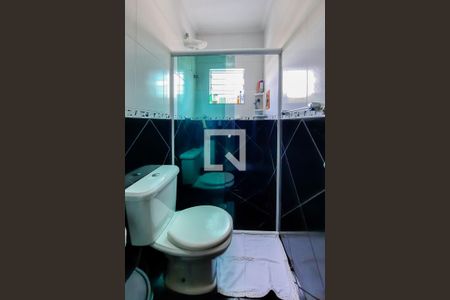 Casa à venda com 269m², 3 quartos e 2 vagas Casa à venda com 269m², 3 quartos e 2 vagasBanheiro Social