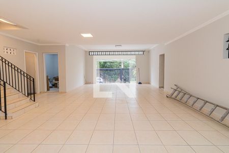Casa à venda com 290m², 4 quartos e 5 vagas Casa à venda com 290m², 4 quartos e 5 vagasGaragem