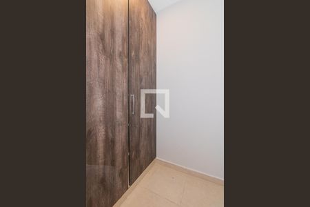 Casa à venda com 290m², 4 quartos e 5 vagas Casa à venda com 290m², 4 quartos e 5 vagasQuarto da Garagem