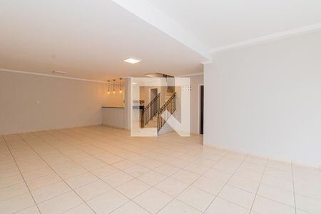 Casa à venda com 290m², 4 quartos e 5 vagas Casa à venda com 290m², 4 quartos e 5 vagasGaragem