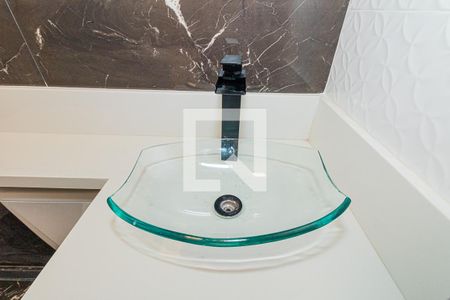 Casa à venda com 290m², 4 quartos e 5 vagas Casa à venda com 290m², 4 quartos e 5 vagasBanheiro da Garagem