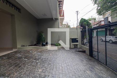 Casa à venda com 290m², 4 quartos e 5 vagas Casa à venda com 290m², 4 quartos e 5 vagasEntrada