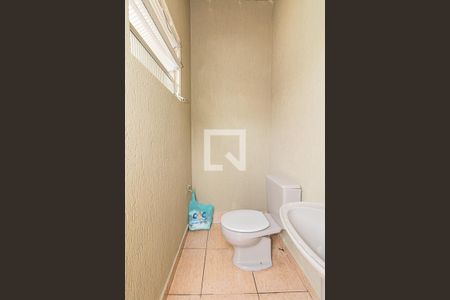 Casa à venda com 290m², 4 quartos e 5 vagas Casa à venda com 290m², 4 quartos e 5 vagasBanheiro