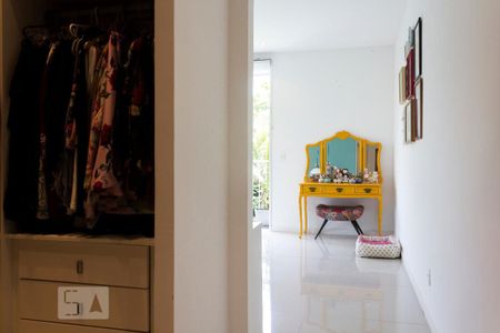 Casa de condomínio à venda com 305m², 6 quartos e 3 vagasSuíte 5