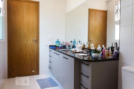 Casa de condomínio à venda com 305m², 6 quartos e 3 vagasBanheiro da Suíte 5