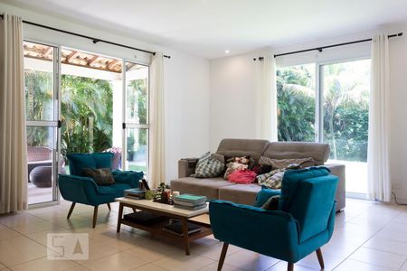 Sala de casa de condomínio à venda com 6 quartos, 305m² em Vargem Grande, Rio de Janeiro