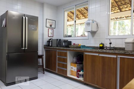 Casa de condomínio à venda com 305m², 6 quartos e 3 vagasCozinha