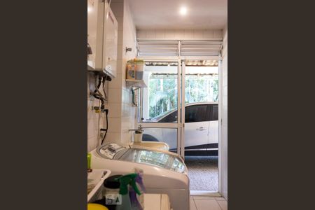 Casa de condomínio à venda com 305m², 6 quartos e 3 vagasÁrea de Serviço