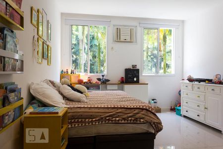 Casa de condomínio à venda com 305m², 6 quartos e 3 vagasSuíte 2