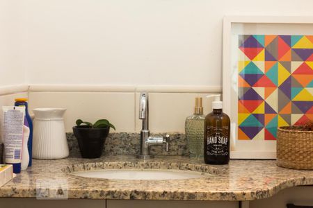 Casa de condomínio à venda com 305m², 6 quartos e 3 vagasLavabo