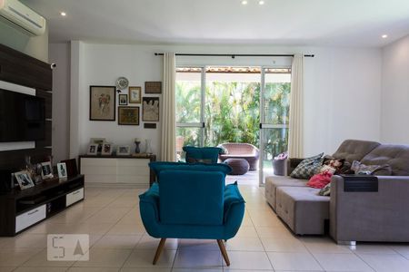 Sala de casa de condomínio à venda com 6 quartos, 305m² em Vargem Grande, Rio de Janeiro