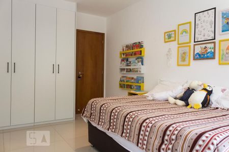 Casa de condomínio à venda com 305m², 6 quartos e 3 vagasSuíte 2