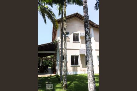 Casa de condomínio à venda com 305m², 6 quartos e 3 vagasEntrada