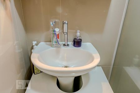 Apartamento para alugar com 46m², 2 quartos e sem vagaDetalhe Banheiro