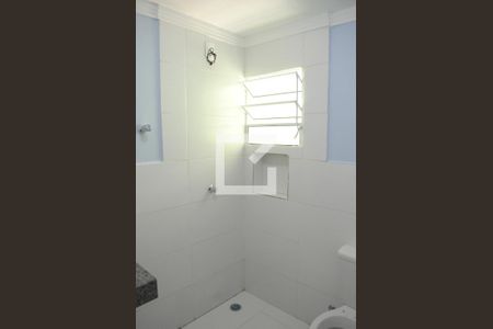 Banheiro da Suíte de casa para alugar com 2 quartos, 110m² em Chácara Mafalda, São Paulo