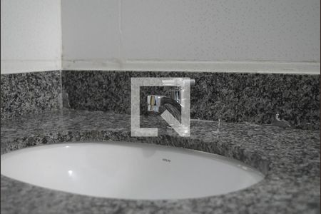 Banheiro - Torneira de casa para alugar com 2 quartos, 110m² em Chácara Mafalda, São Paulo