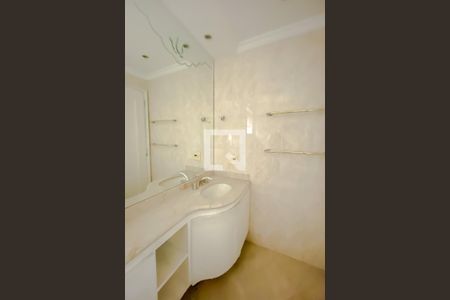 Apartamento à venda com 220m², 4 quartos e 4 vagasBanheiro