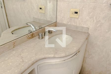 Apartamento à venda com 220m², 4 quartos e 4 vagasDetalhe Banheiro