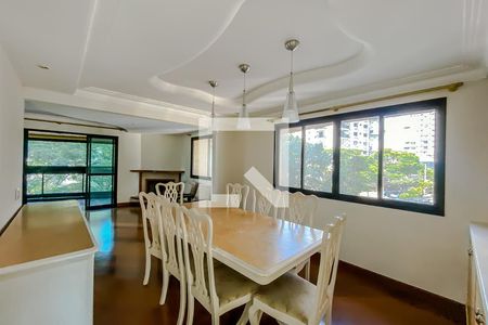 Apartamento à venda com 220m², 4 quartos e 4 vagasSala