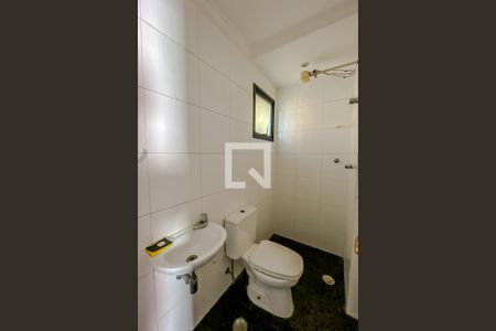 Apartamento à venda com 220m², 4 quartos e 4 vagasBanheiro de Serviço