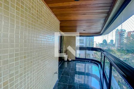 Apartamento à venda com 220m², 4 quartos e 4 vagasVaranda