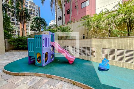 Apartamento à venda com 220m², 4 quartos e 4 vagasÁrea Comum - Playground