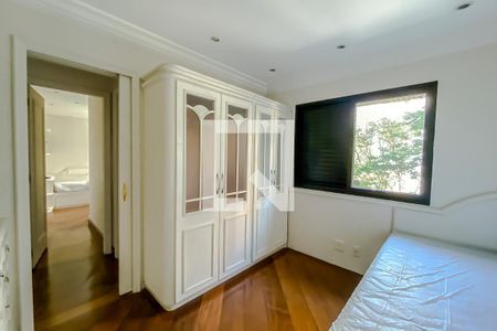 Apartamento à venda com 220m², 4 quartos e 4 vagasQuarto