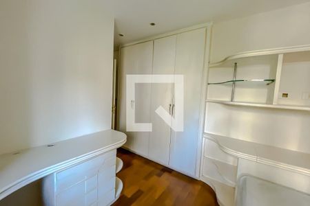 Apartamento à venda com 220m², 4 quartos e 4 vagasQuarto2